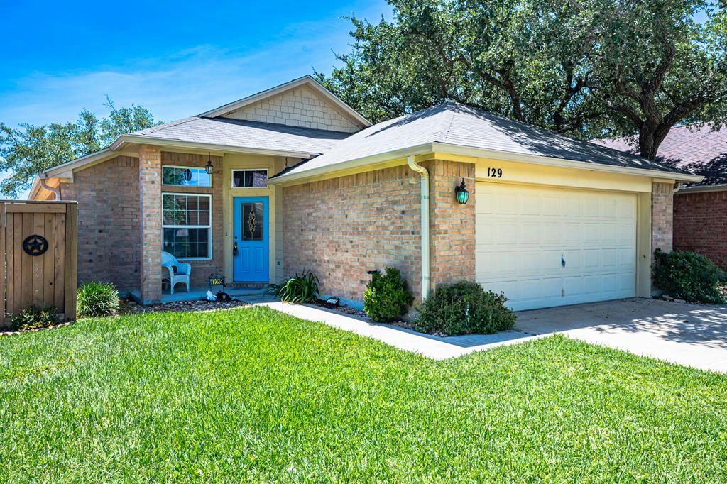 129 HERON OAKS, ROCKPORT, TX 78382, photo 1 of 39